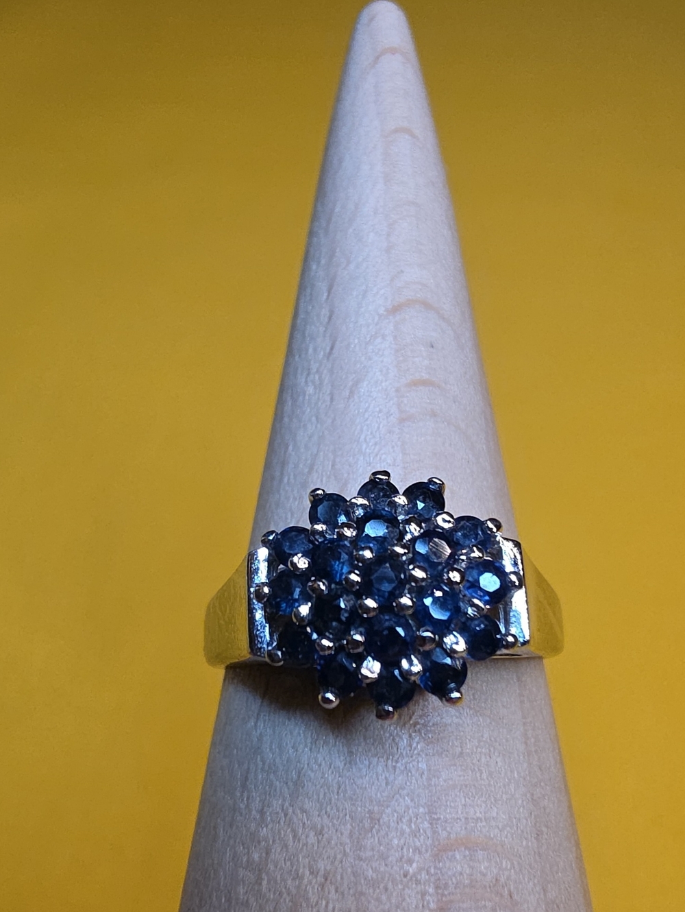 Vintage 925 Ring ▪︎ Round-Cut Sapphire Cluster Ring ▪︎ Marked Thailand